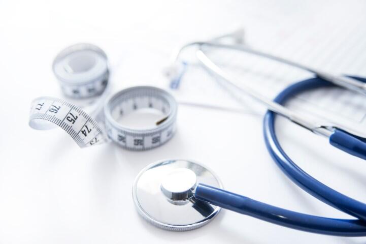 厚生労働省『標準的な健診・保健指導プログラム（令和6年度版）』公表 アウトカム評価の導入とICT活用の推進が大きな変更点