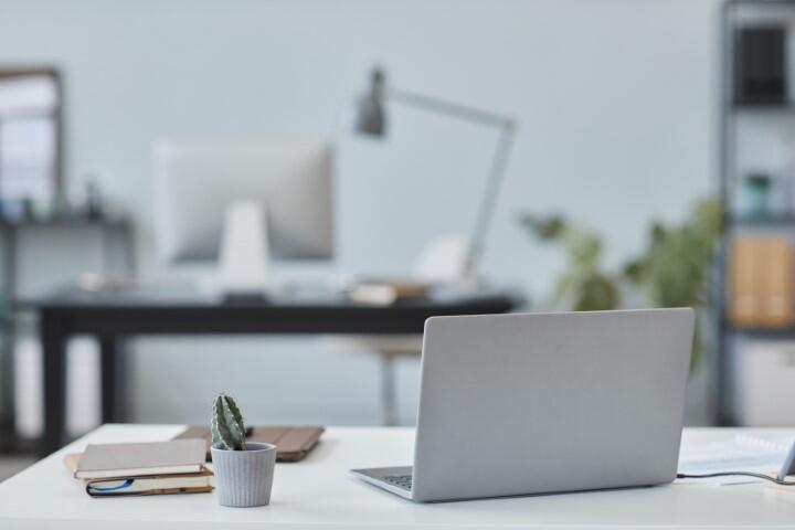 半数以上が「がんを抱えながら、仕事を続けることは難しい」 内閣府「がん対策に関する世論調査」より