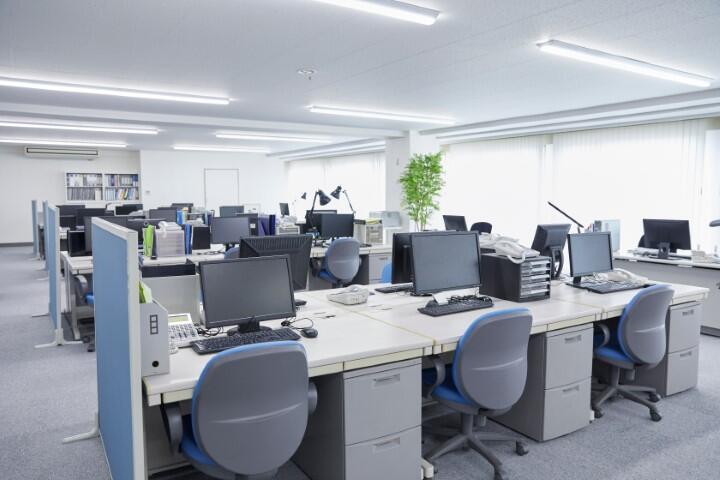 働く人の「ストレスチェック」すべての事業場で義務化へ 厚生労働省 検討会「中間とりまとめ案」を了承